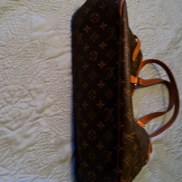 Louis Vuitton Bag - Picture 4 of 11